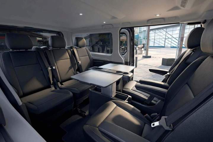 Intérieur Renault Trafic 8 places Martinique